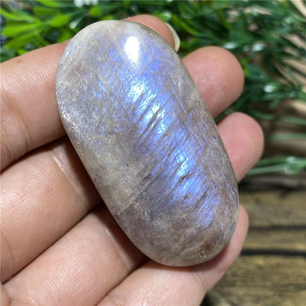 Moonstone Palm Natural Stone And Crystal Gemstones Minerals Wicca Spiritual Reiki  Ornaments Home Decoration Room
