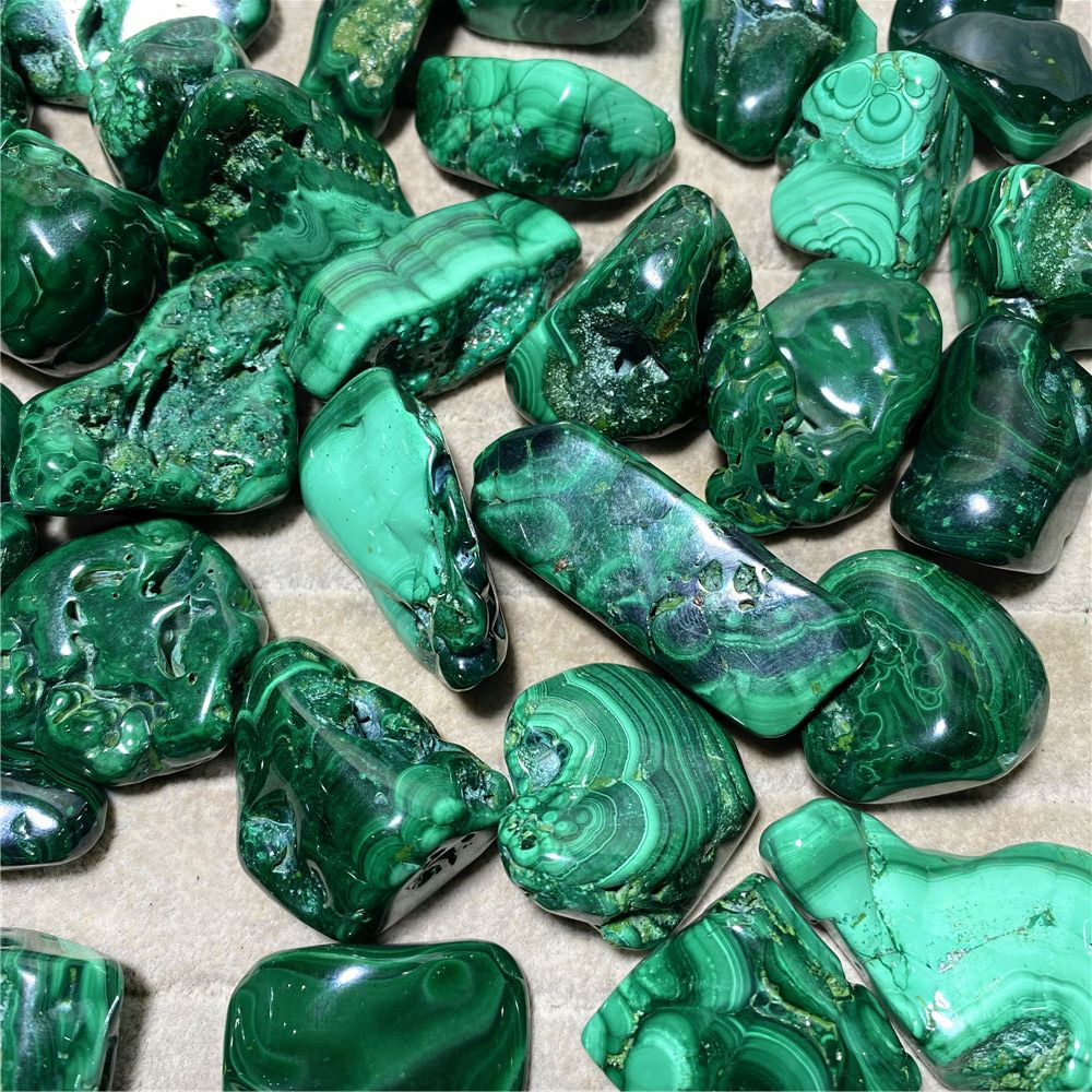 Malachite Green Natural Stones And Crystals Healing Palm Aquaration Gemstone Minerals Reiki Wicca Living Garden Room Decoration