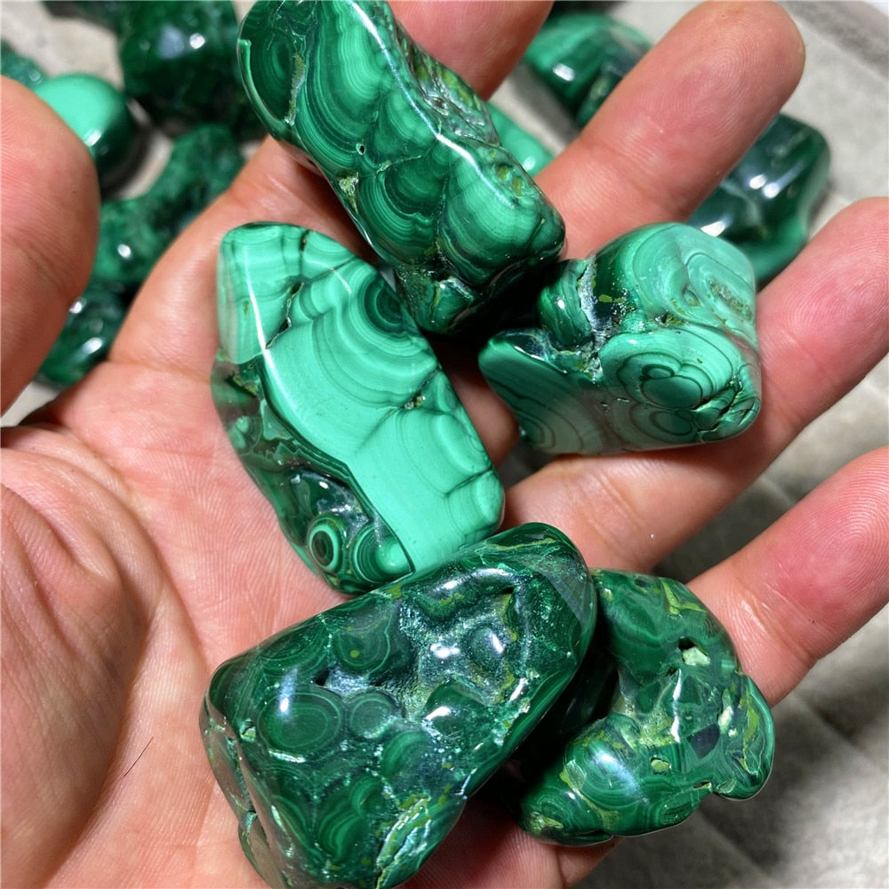 Malachite Green Natural Stones And Crystals Healing Palm Aquaration Gemstone Minerals Reiki Wicca Living Garden Room Decoration