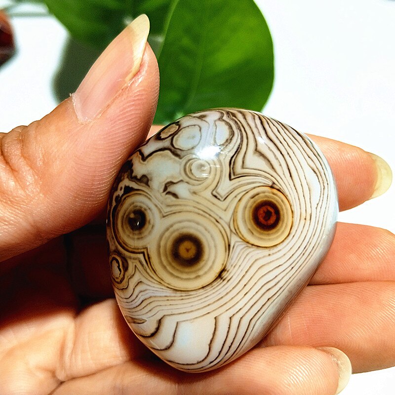 Natural stone Sardonyx agate palm stones playthings small stones and crystals healing crystals