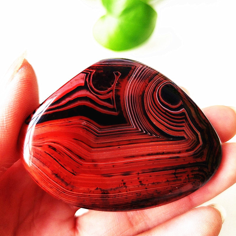 Natural Stone Sardonyx Agate Crsytal Lrregular Palm Aquarium Decor Ornaments Gem and Reiki Meditation Spiritual Healing Crystals