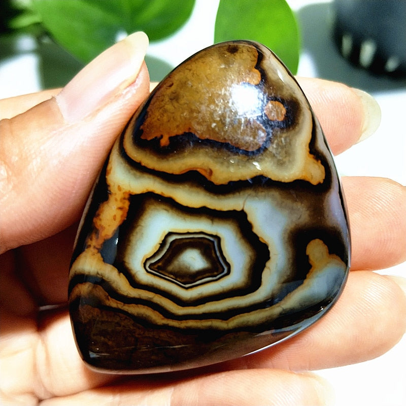 Natural stone Sardonyx agate palm stones playthings small stones and crystals healing crystals