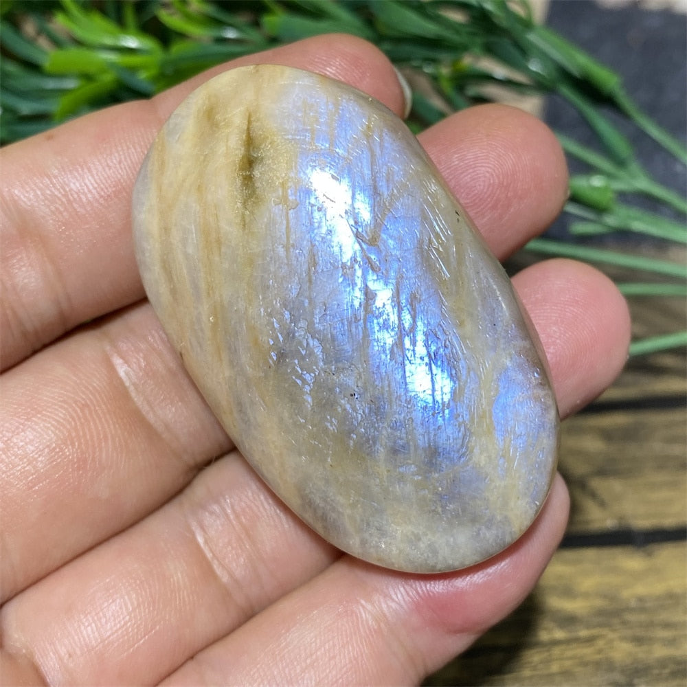 Moonstone Palm Natural Stone And Crystal Gemstones Minerals Wicca Spiritual Reiki  Ornaments Home Decoration Room
