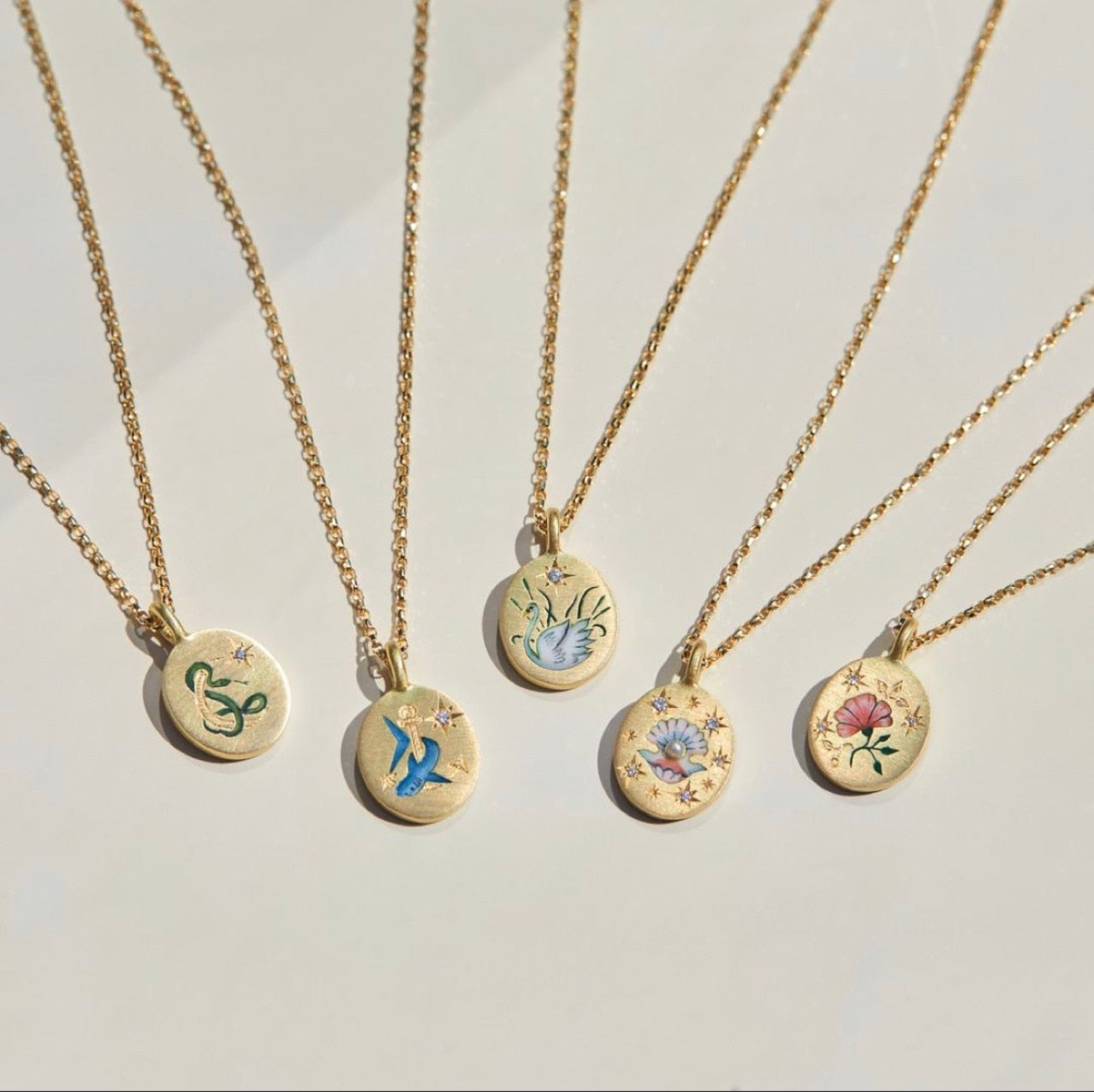 Fashion Trendy Round Shaped Pendant Necklace For Women Gold Chain 2022 Temperament Jewelry Choker Necklace Wedding Jewelry Gifts