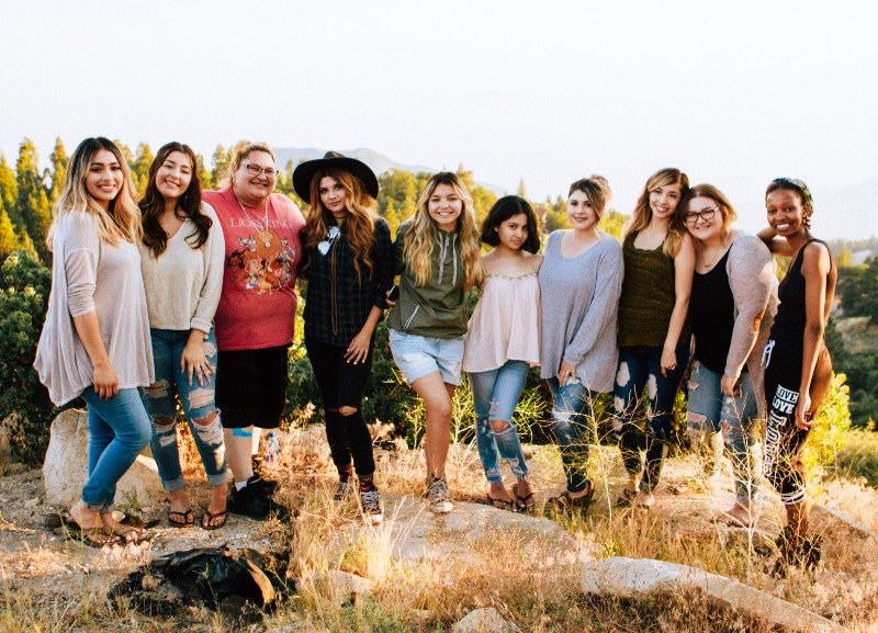 How To Attract The Right People Into Your Life. 7 Crystals That Attract True Friends.