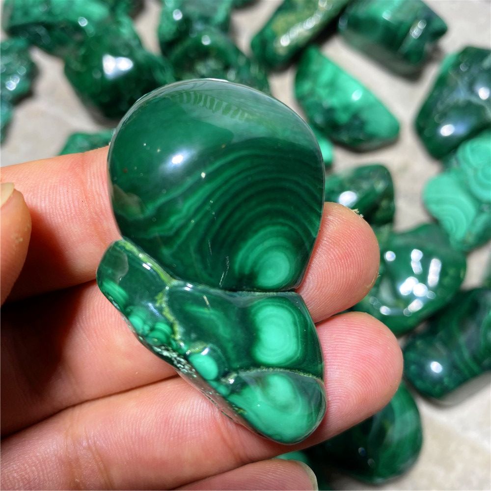 Malachite Green Natural Stones And Crystals Healing Palm Aquaration Gemstone Minerals Reiki Wicca Living Garden Room Decoration