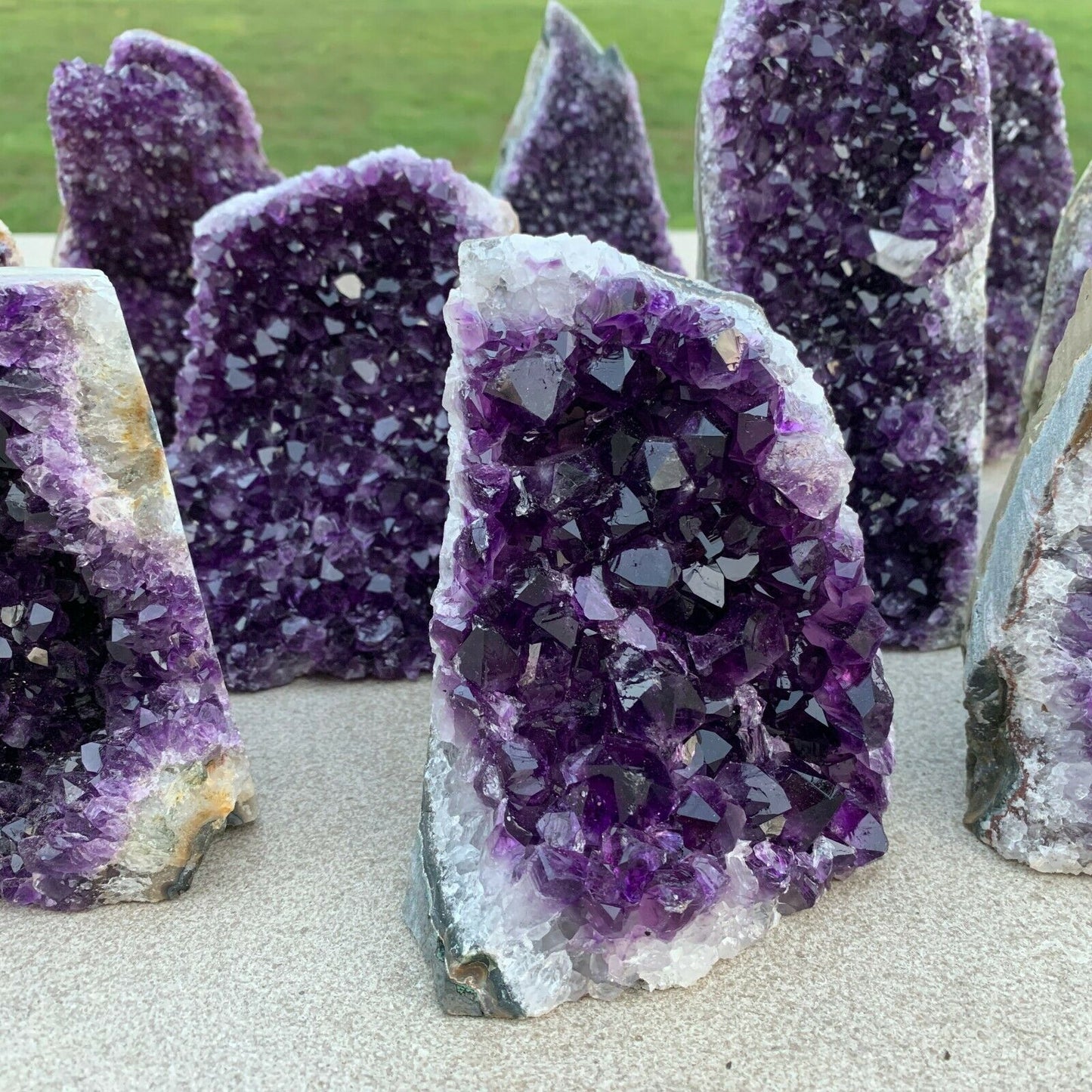 Tog quality hote uruguary dark purple amethyst cluster natural amethyst geode chakra crystal decoration.