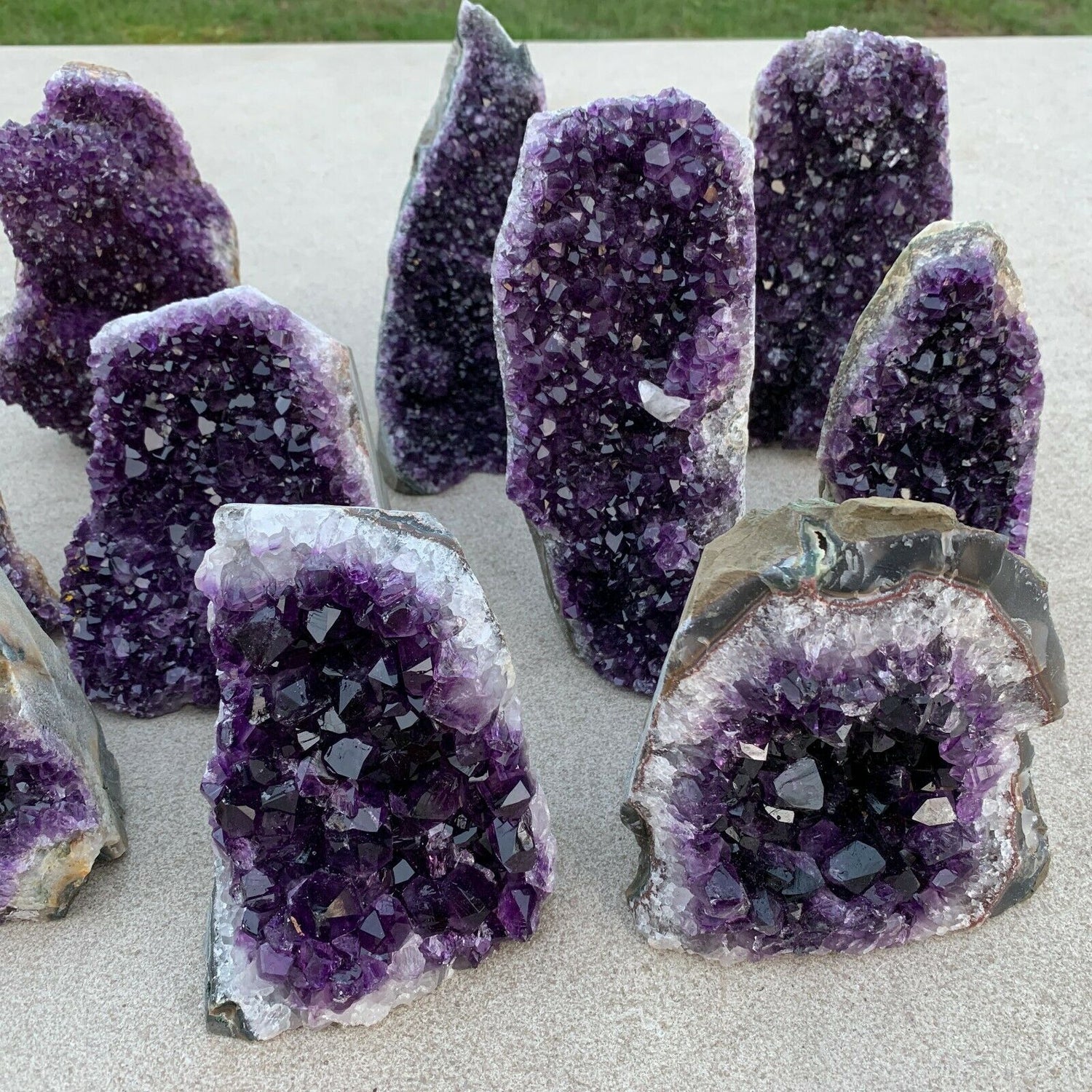 Tog quality hote uruguary dark purple amethyst cluster natural amethyst geode chakra crystal decoration.